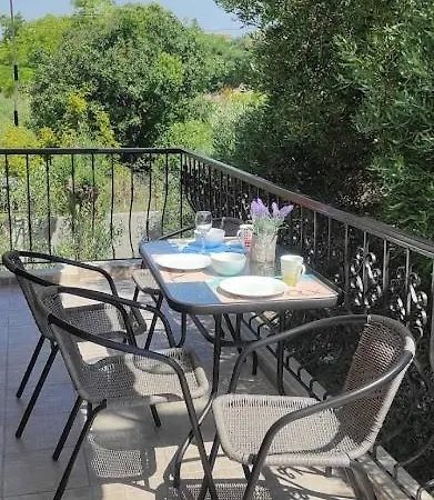 شقة Sunrise Vergia